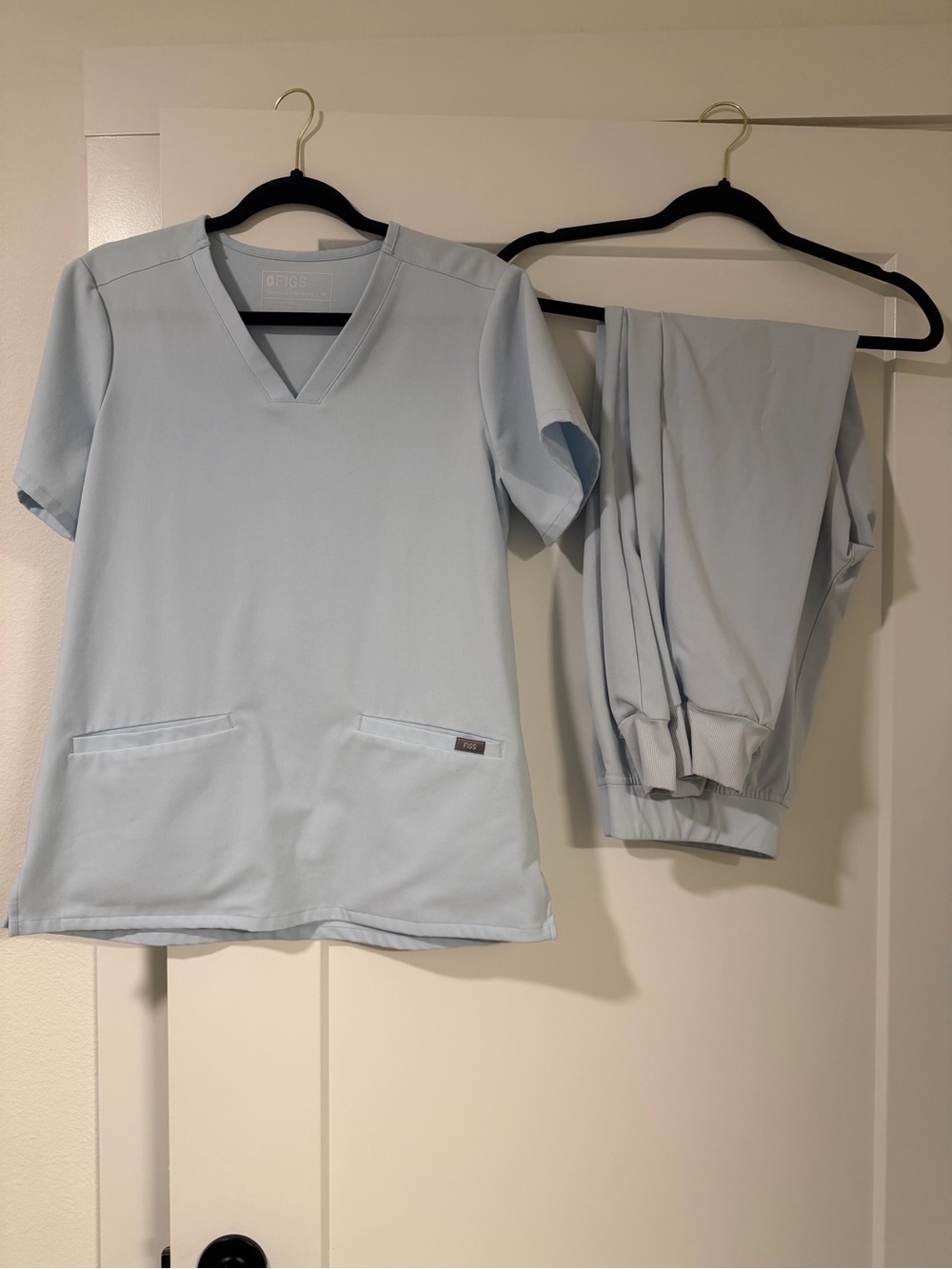 Figs Caribbean Blue V-Neck Scrub Set